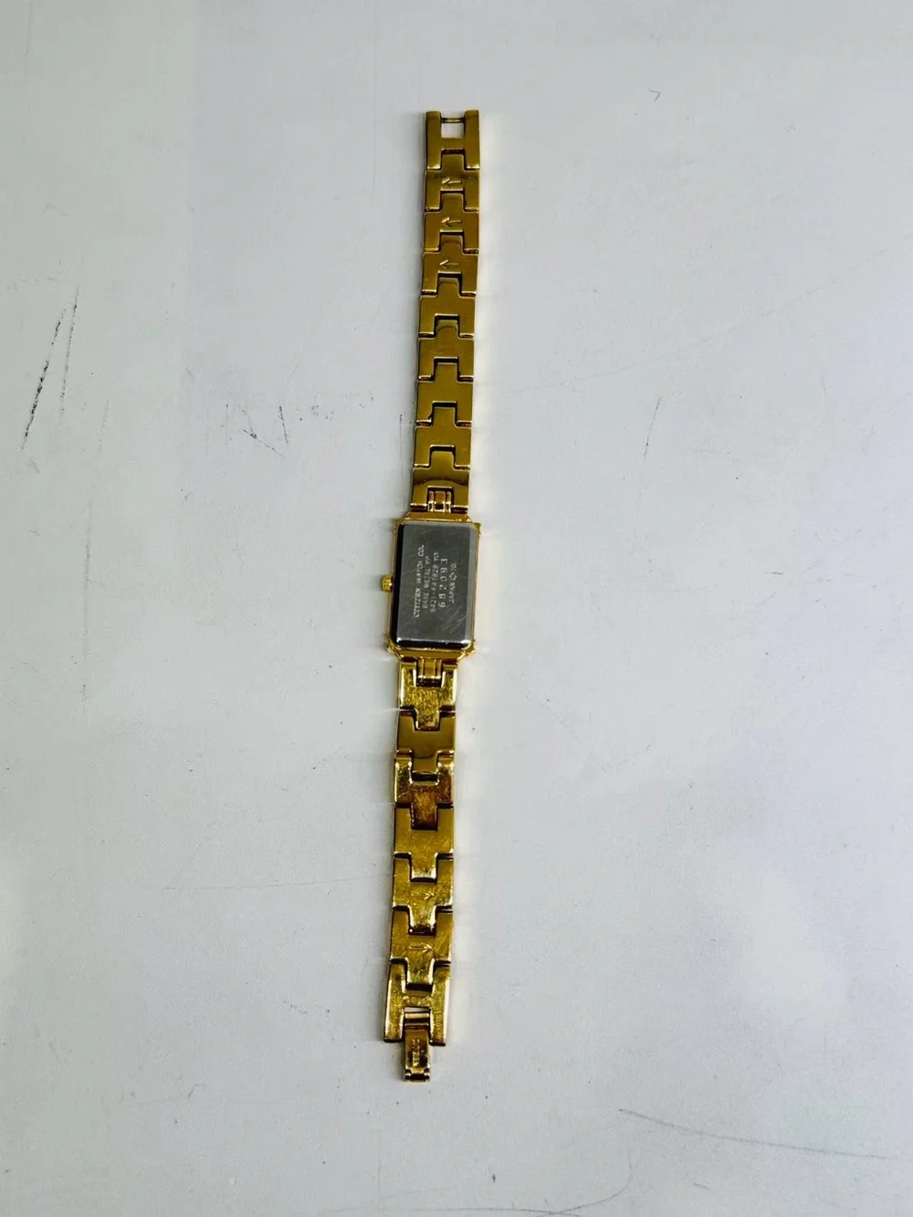 Vintage Citizen Elegance Ladies Quartz Gold Tone 14mm Watch New Battery Runs